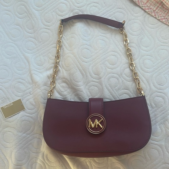 Michael Kors Purse. - Picture 1 of 4